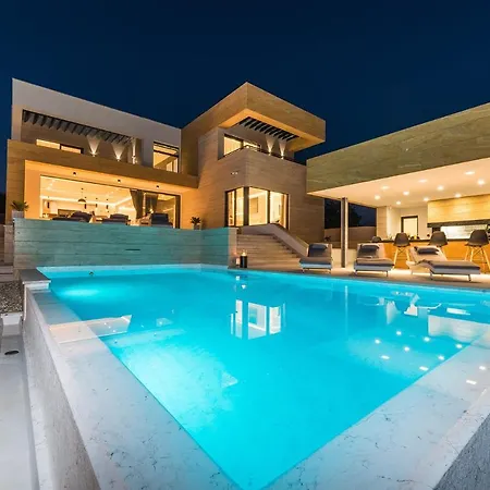 Four Seasons Villa