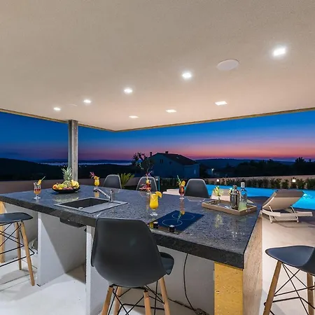 Villa Four Seasons