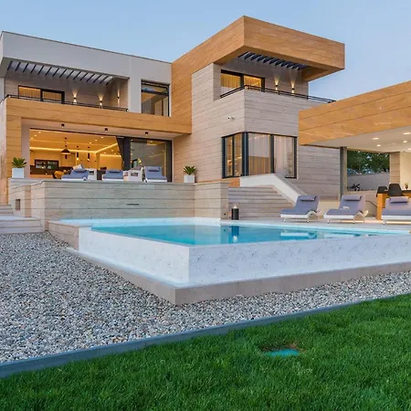 Villa Four Seasons