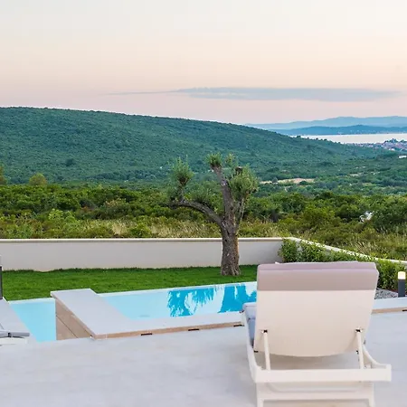Four Seasons Villa Debeljak