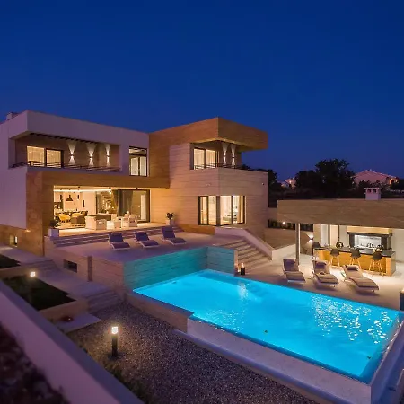 Villa Four Seasons